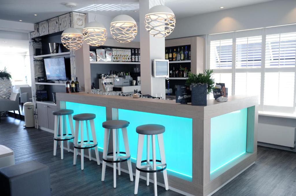 Lounge nebo bar v ubytování Hotel Andante aan Zee