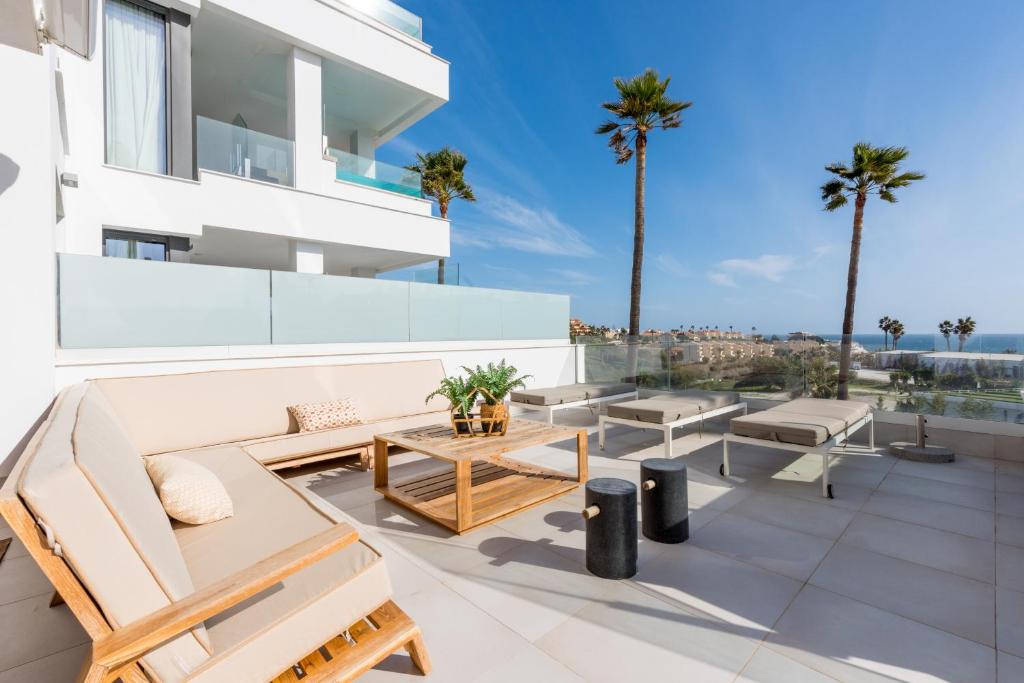 Luxury High End - Santa Barbara Heights III CLC - Private ...