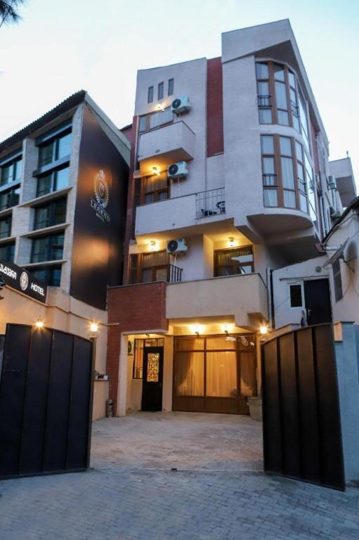Budova, kde se hotel nachází