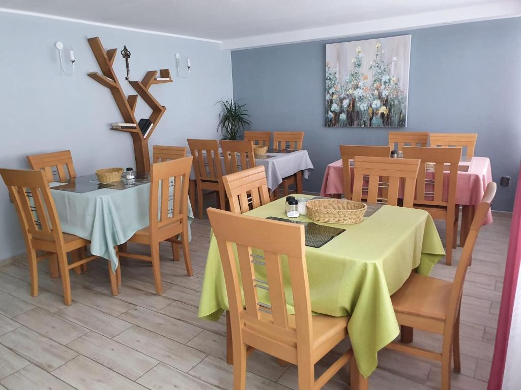 Restaurace v ubytování Mira