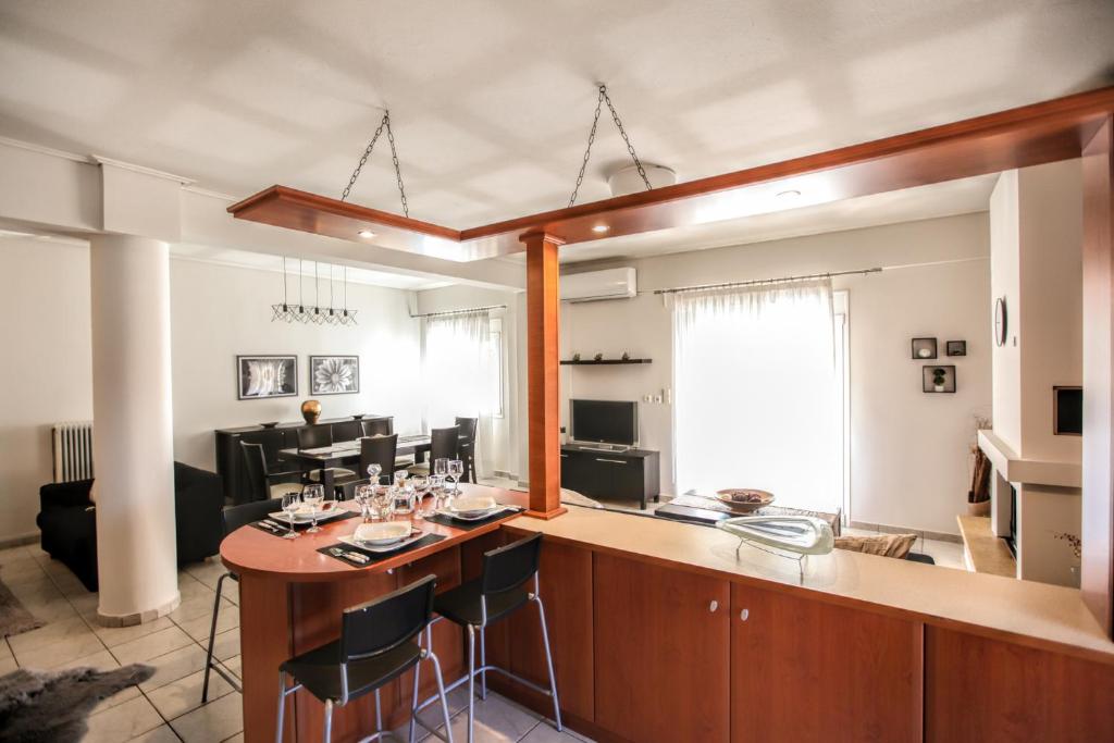 Grand Meteora Central Luxury Apartment - 2