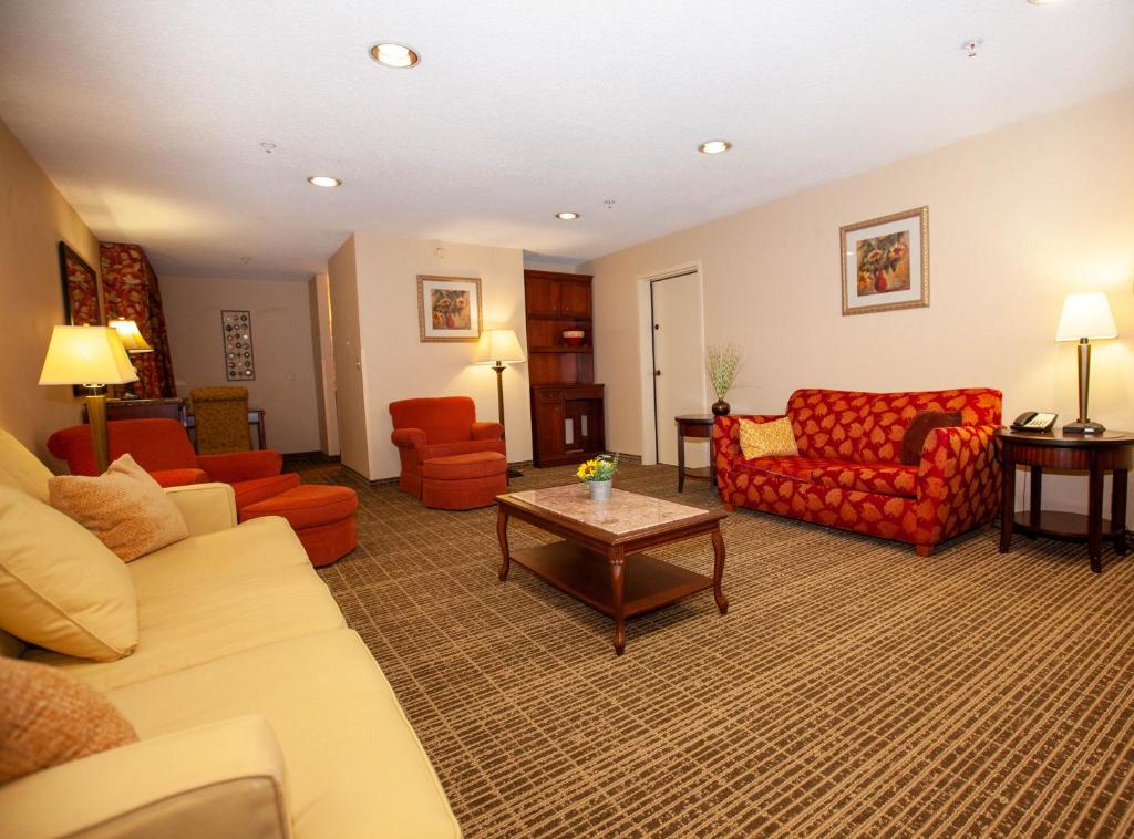 Baymont by Wyndham Knoxville/Cedar Bluff photo