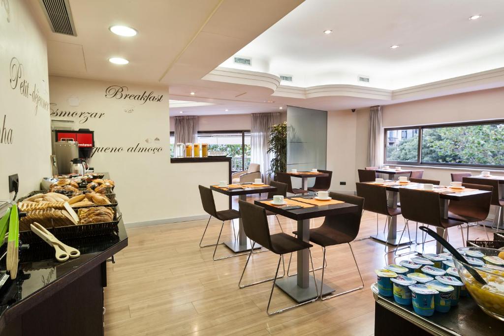 Acta Antibes - Resim 33