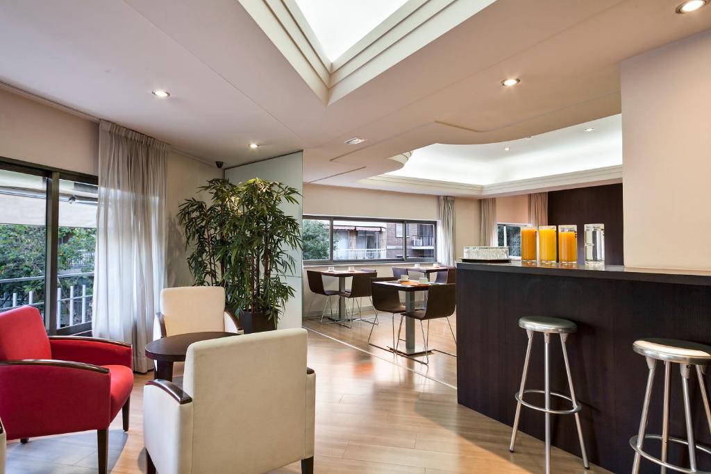 Acta Antibes - Resim 32