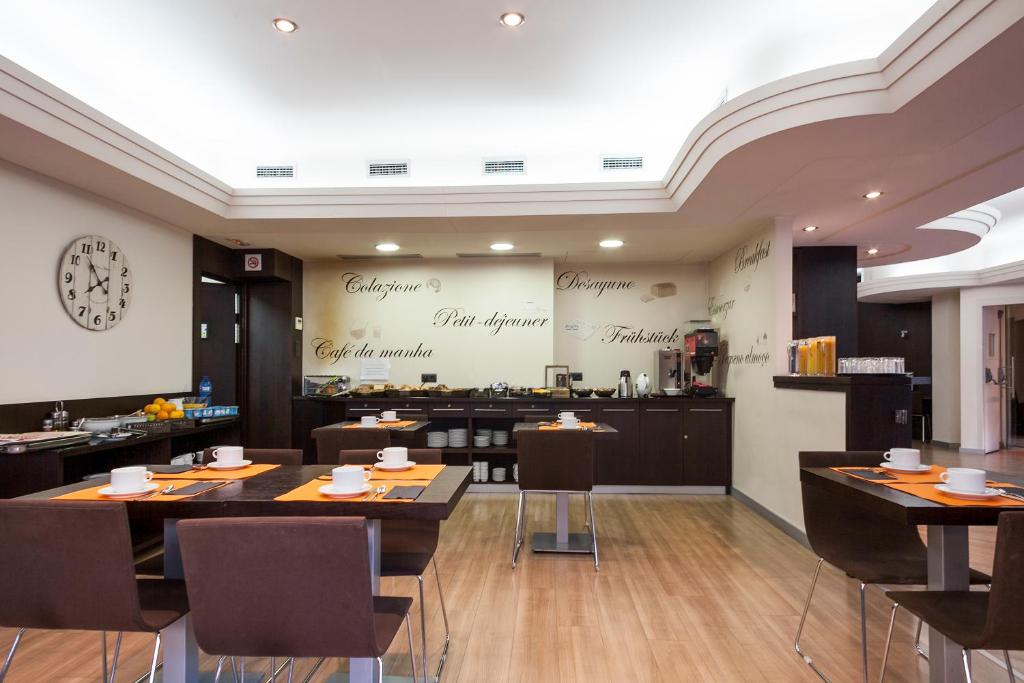 Acta Antibes - Resim 23