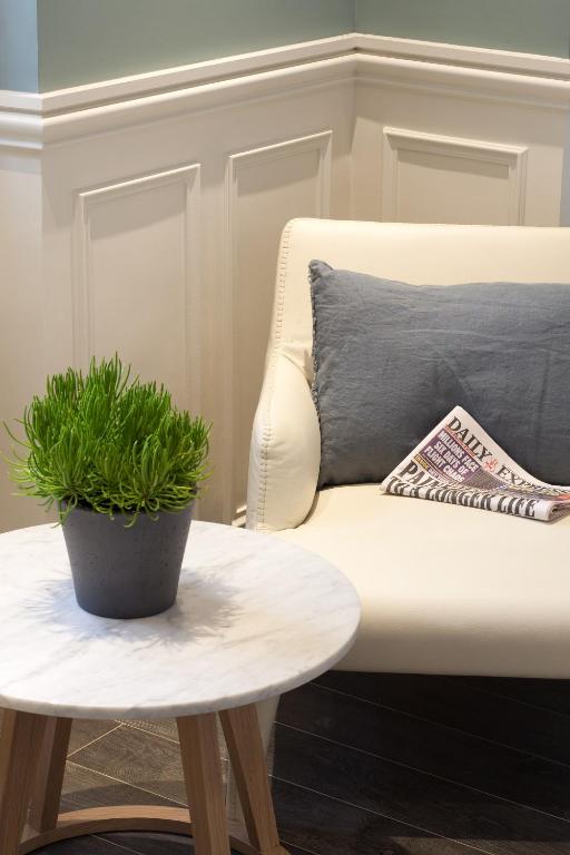 Hôtel des 3 Poussins - Resim 40