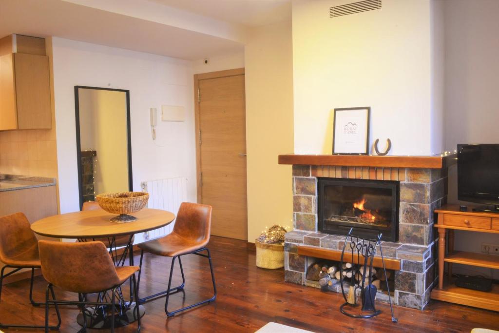 Apartament acollidor amb una gran llar de foc, Esterri dÀneu ...