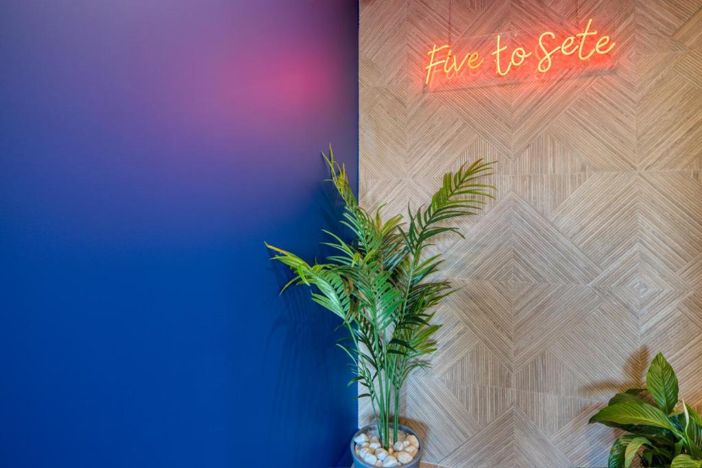 Fotografie z fotogalerie ubytování Five to Sete v Sète