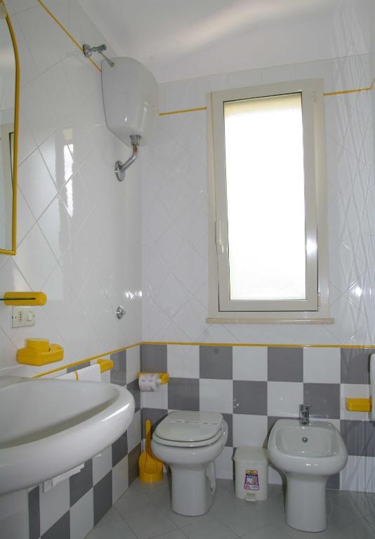 A bathroom at Residence Fontana Barone