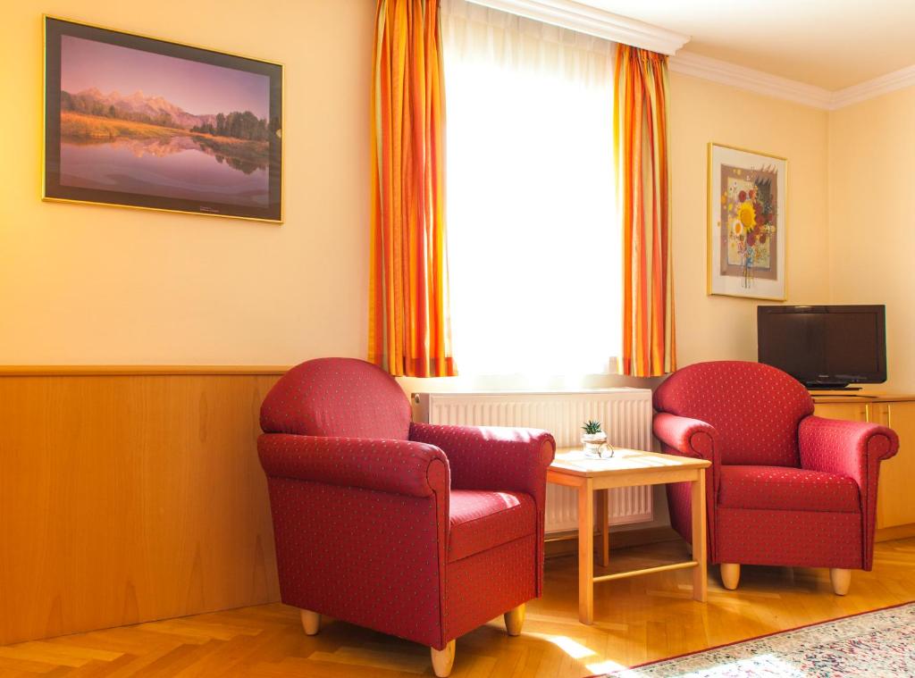 Posezení v ubytování Landhotel Drei Eichen