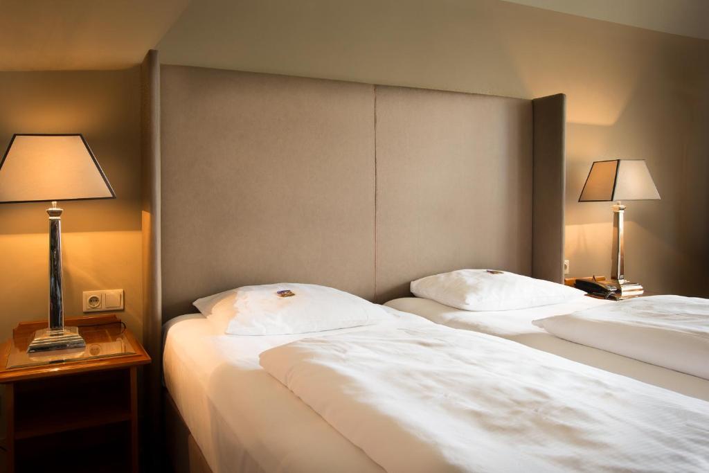 The Ascot Hotel - Resim 24