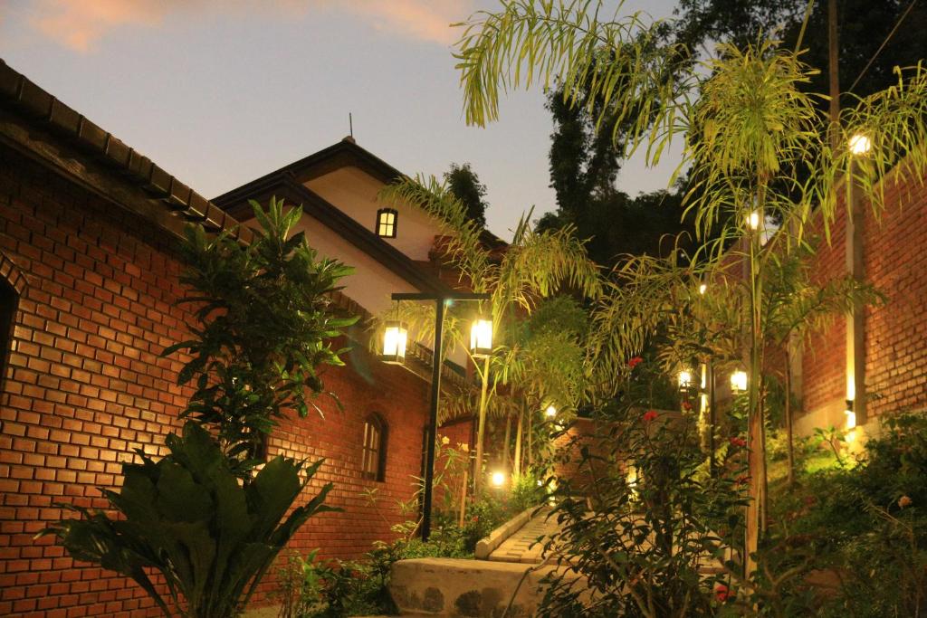 Taman di luar Wilson Bungalow Kandy