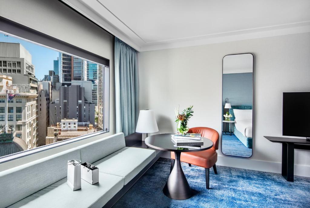 TV a/nebo společenská místnost v ubytování InterContinental Sydney by IHG