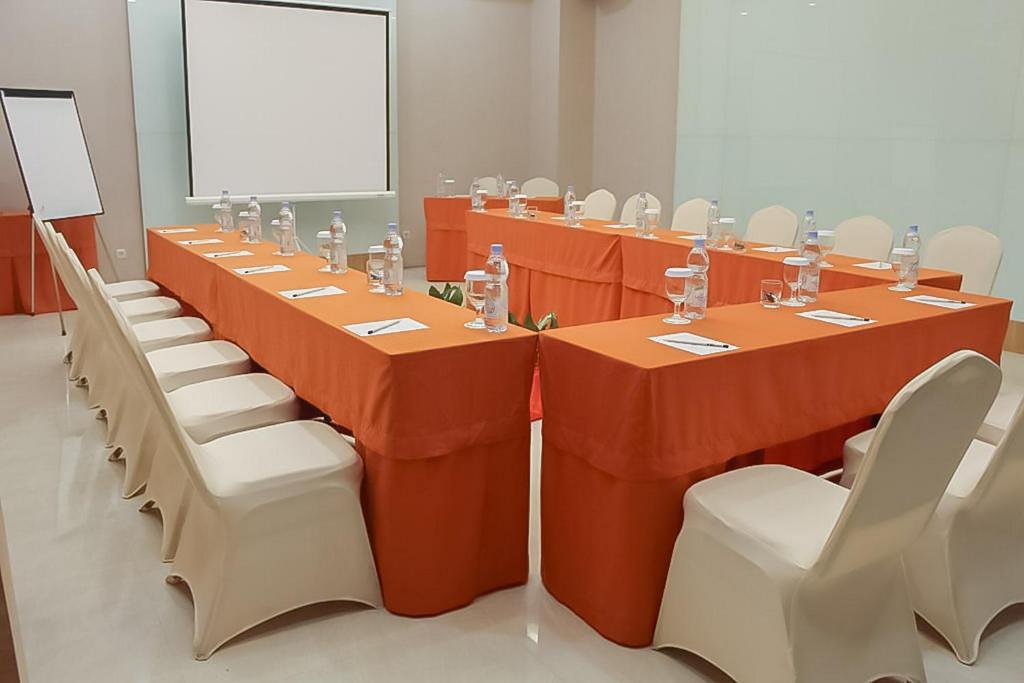 Konferenční prostory v ubytování Hotel Mutiara Padang Sidimpuan Mitra RedDoorz