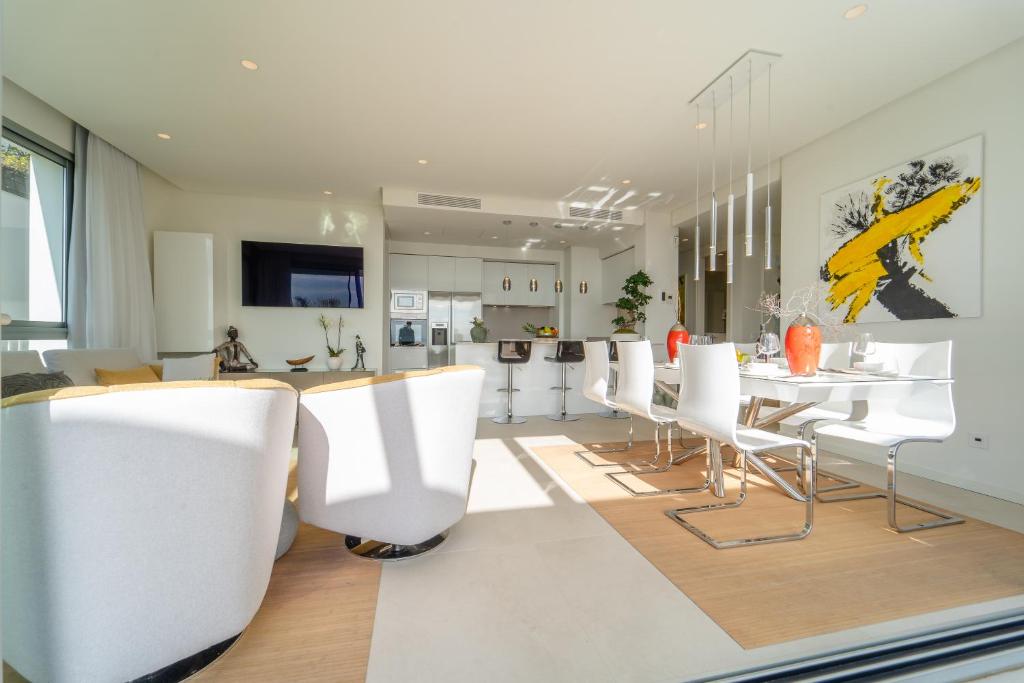 Holiday house 3 bedroom apartment in Marbella Club Hills ...