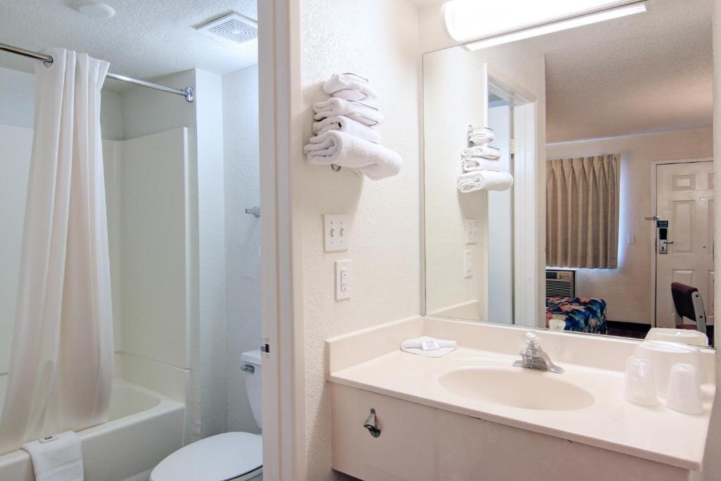 Motel 6-Tempe, AZ - Broadway - ASU - Habitación Cuádruple Deluxe