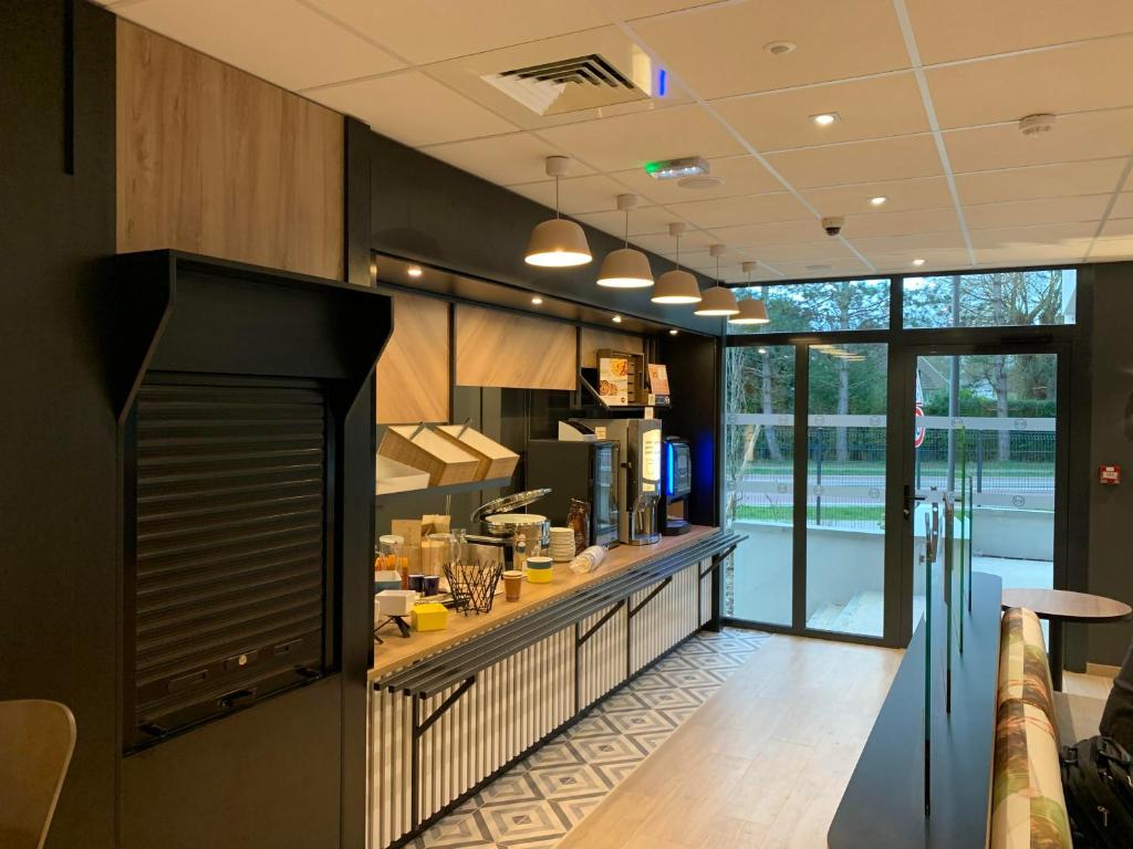 Kuchyň nebo kuchyňský kout v ubytování B&B HOTEL Le Touquet