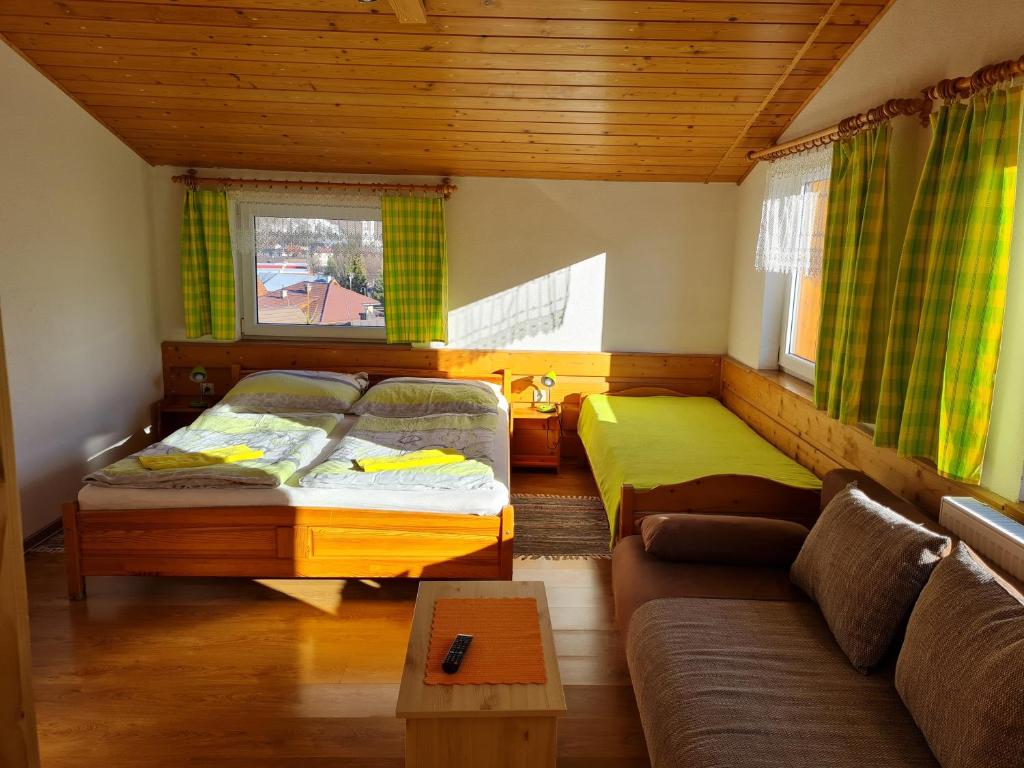 Penzión Malá Fatra u Ďurka - Drievoudige Kamer Met Uitzicht Op De Bergen