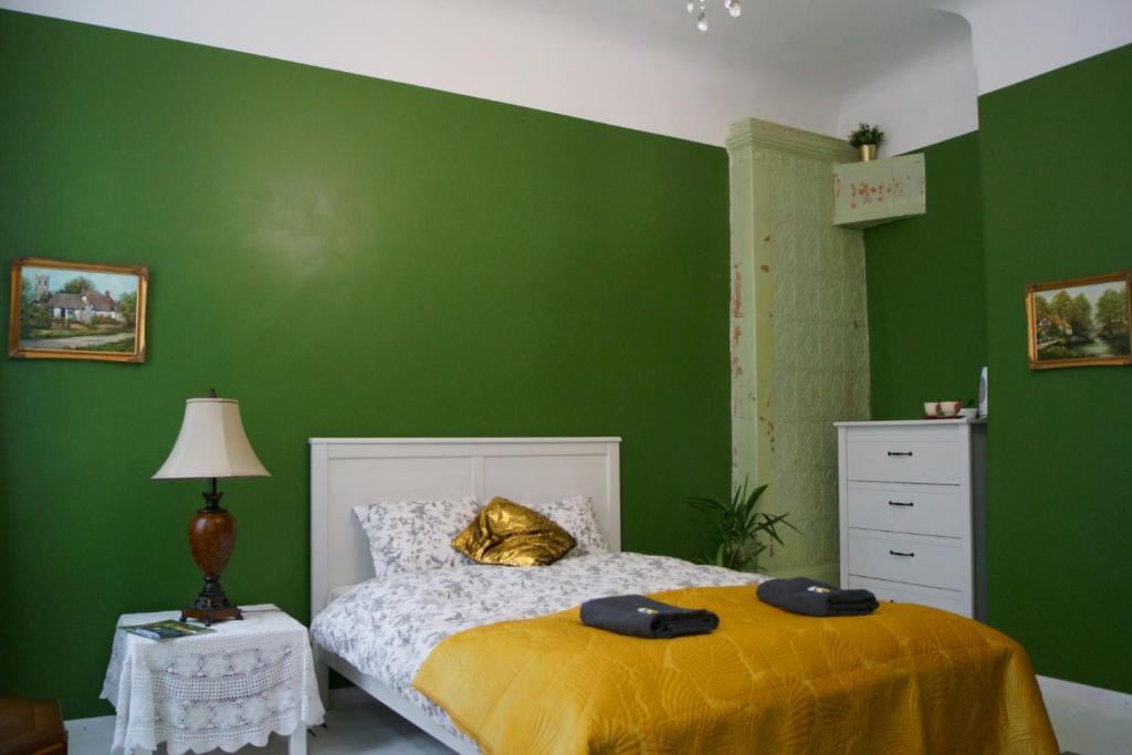 Nyx & Iris - Double Room With Shared Bathroom
