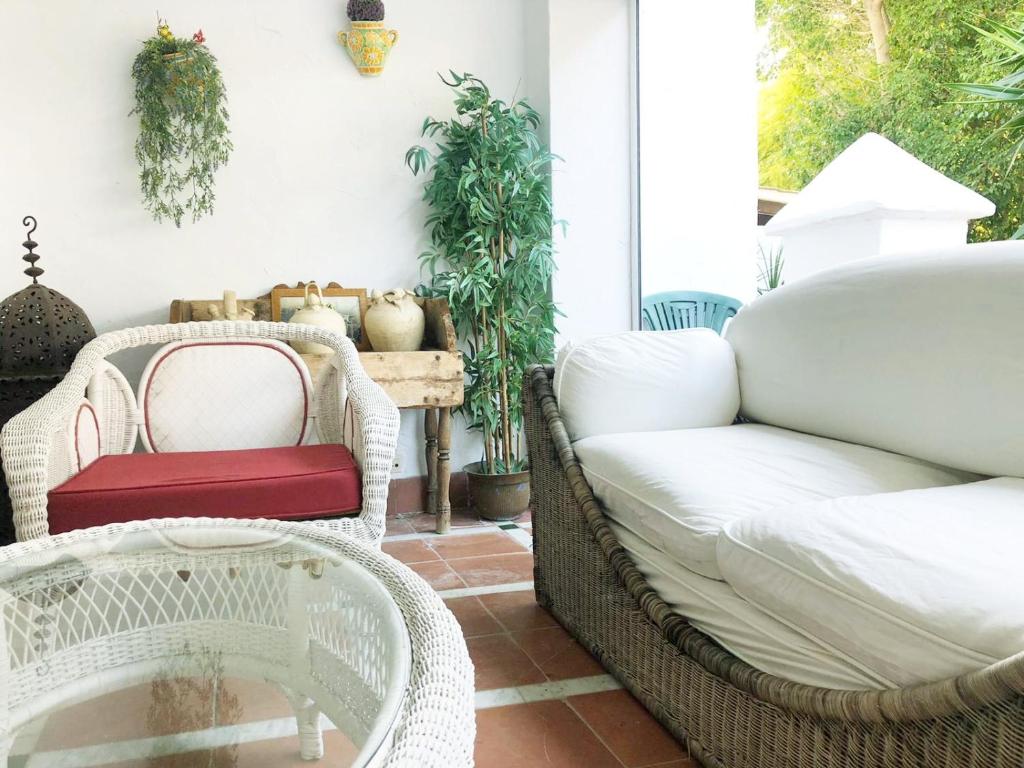 Część wypoczynkowa w obiekcie Beautiful, Bright and Spacious Duplex in Marbella