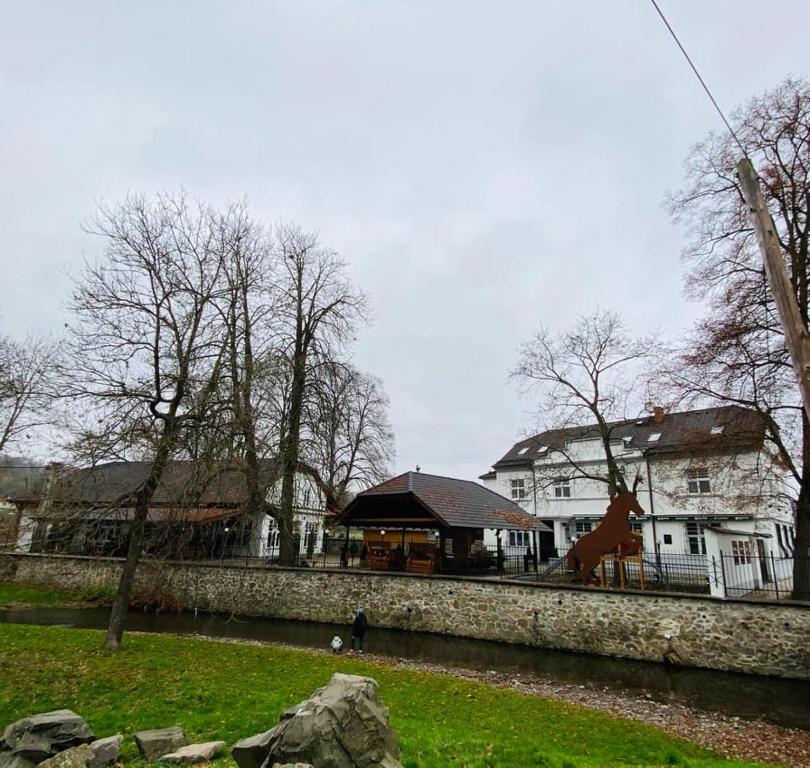 Budynek, w którym mieści się pensjonat
