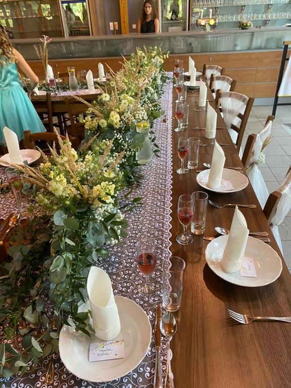 Restauracja lub miejsce do jedzenia w obiekcie Penzion a Restaurace Bělecký Mlýn