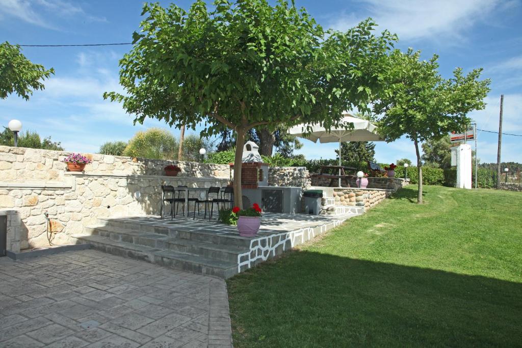 Vonkajšia záhrada v ubytovaní Panorama Siviris