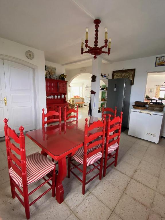 Kuchnia lub aneks kuchenny w obiekcie VILLA VEGUETA