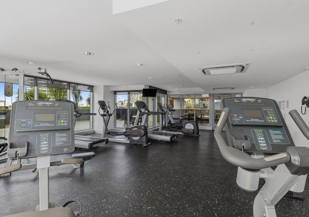 Fitness centrum a/nebo fitness zařízení v ubytování H on Mitchell Apartment Hotel