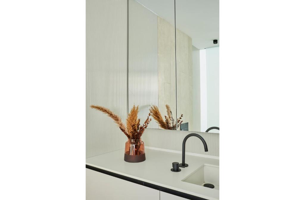 60 Balconies Iconic - 12