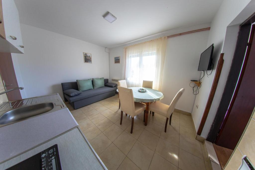 Kuchyň nebo kuchyňský kout v ubytování Apartman Kokin Brod