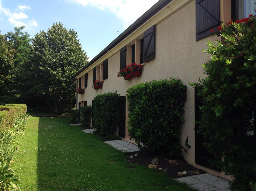 Zahrada ubytování Kyriad Epernay