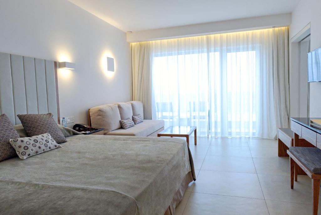 Sunrise Pearl Hotel & Spa - One Bedroom Suite Sea View