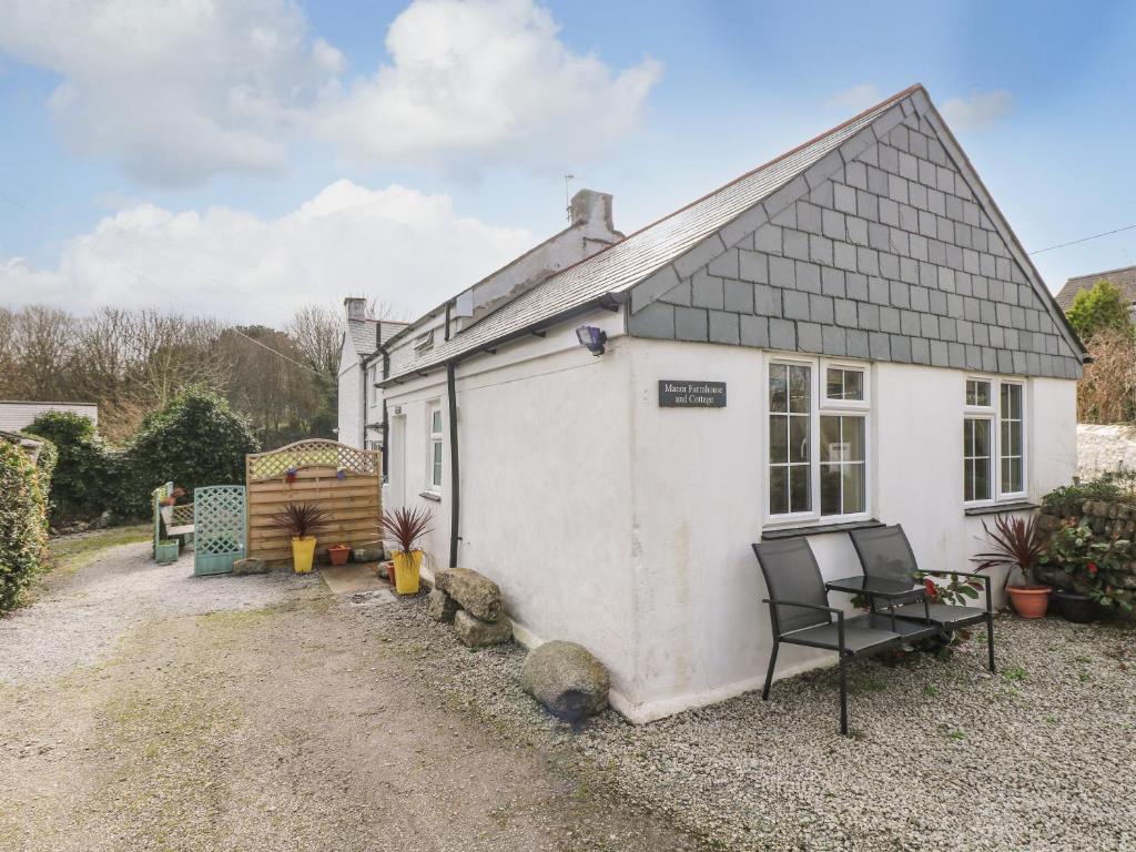 Gallery image of Manor Farmhouse Cottage in Redruth