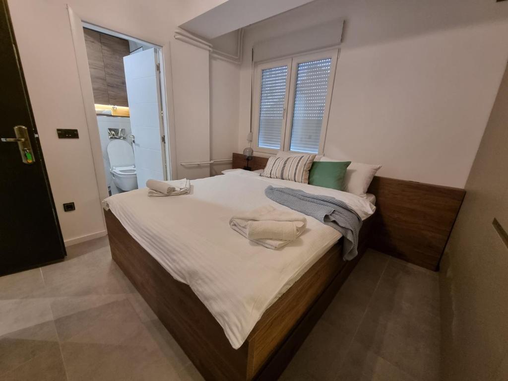 Parliament View Apartments - Deluxe Double Room