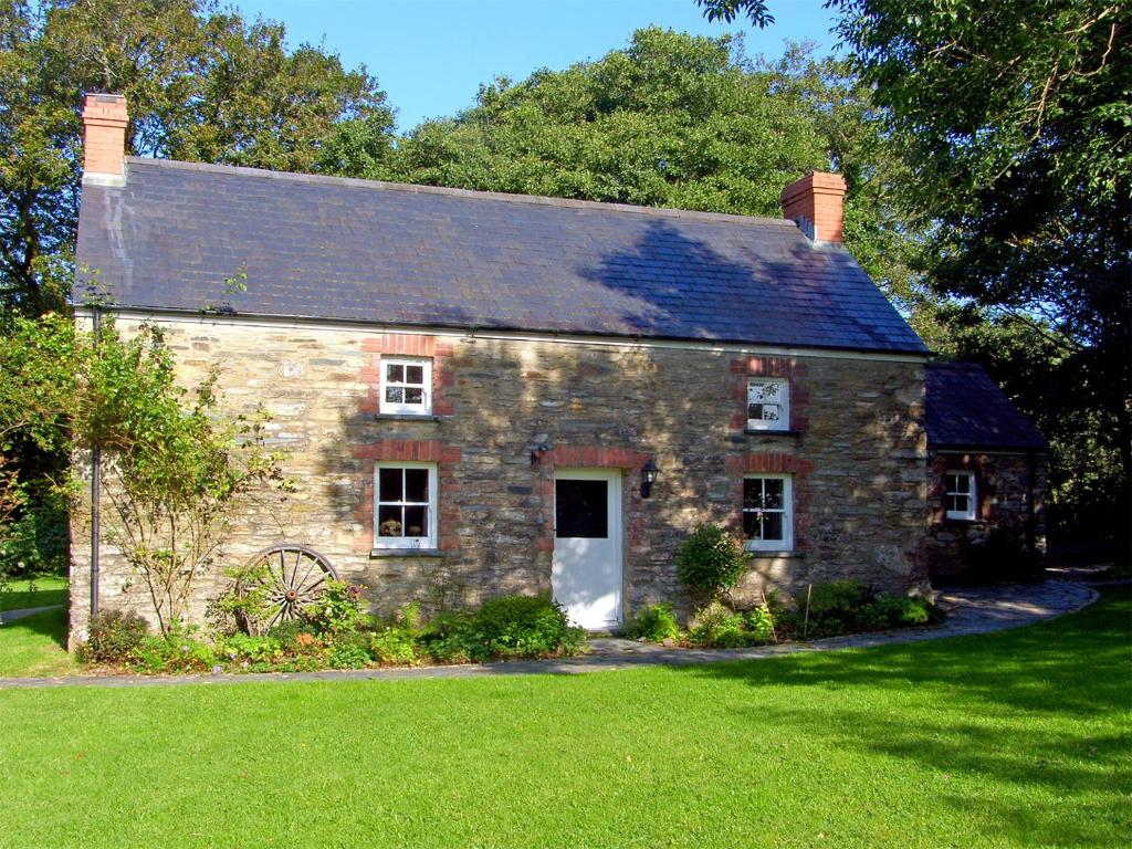 Gallery image of Penlanfach Farmhouse in Hermon
