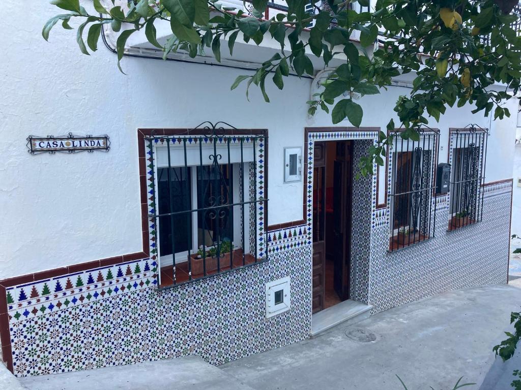 Casa Linda ist ein Ferienhaus in Guaro, Andalusien