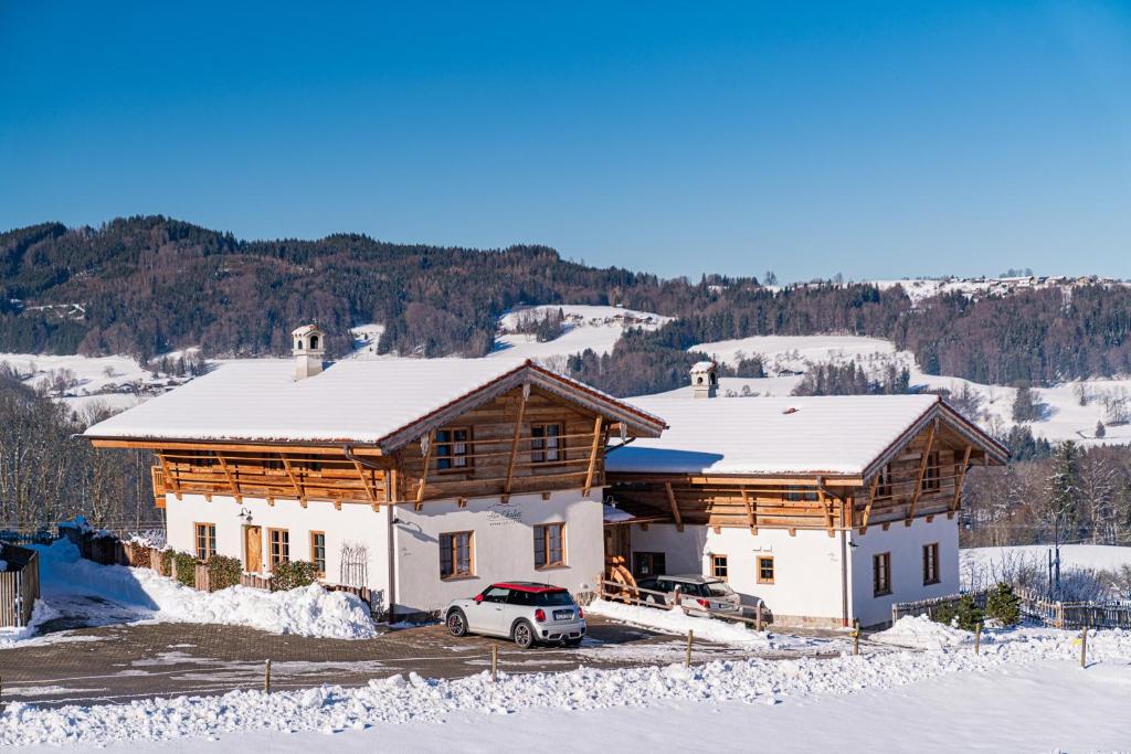 Alm-Chalets-Samerberg v zimě