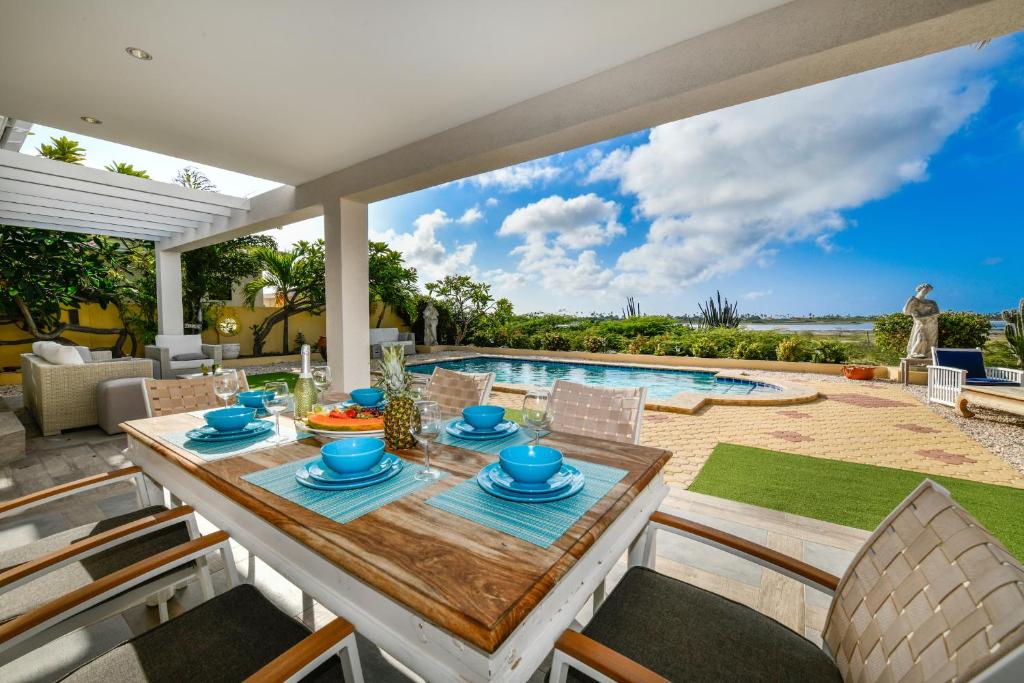 OCEAN VIEW Fully Renovated Villa Private Pool