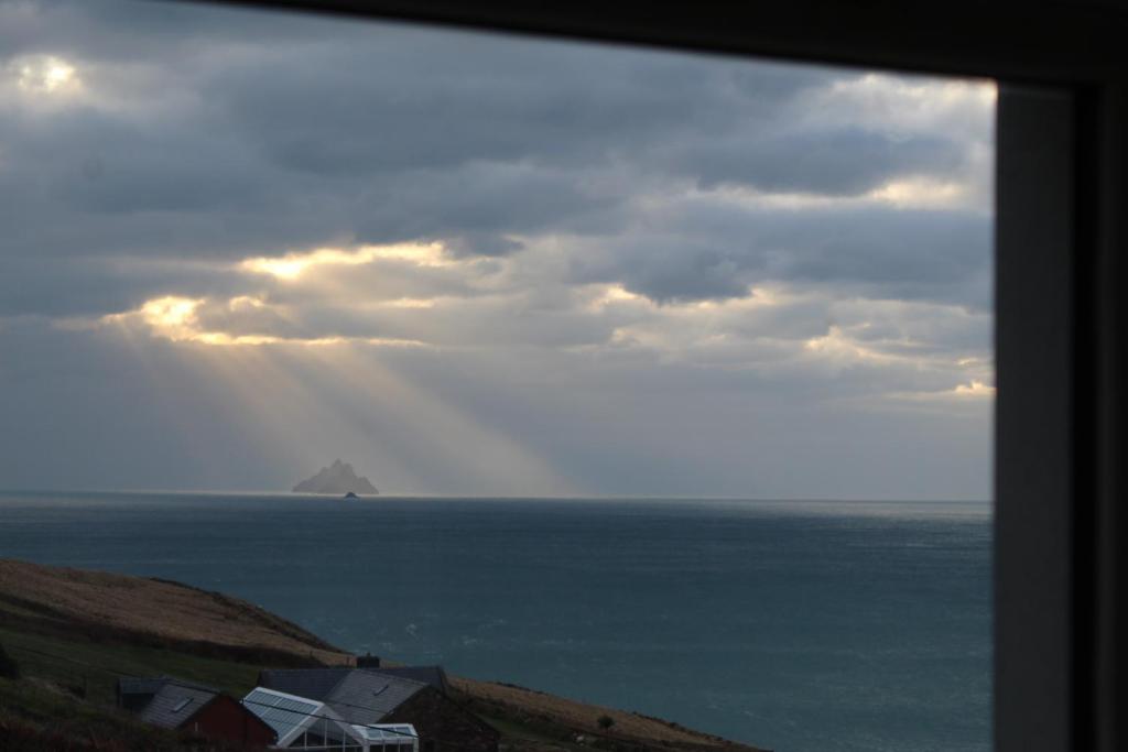 St Finians Bay, The Glen, South Kerry, Skellig View - Housity