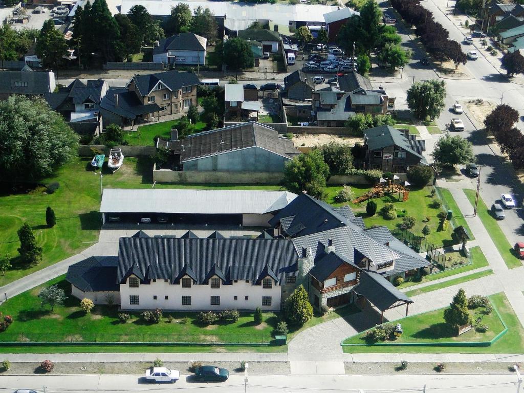 an overhead view of a house in a residential neighborhood at Hostería Cumbres Blancas in Esquel