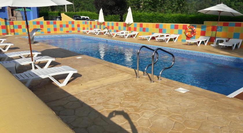 The swimming pool at or close to Hotel El Trasgu