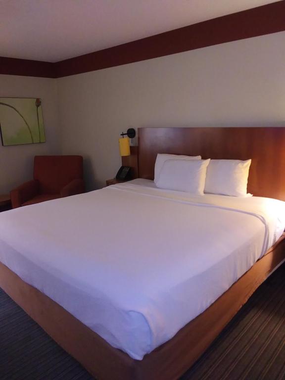 Travelodge by Wyndham Columbus State University - Suite 2 Chambres Avec 1 Lit King Et 2 Lits Doubles
