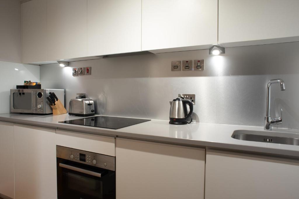 PREMIER SUITES Reading - Apartment