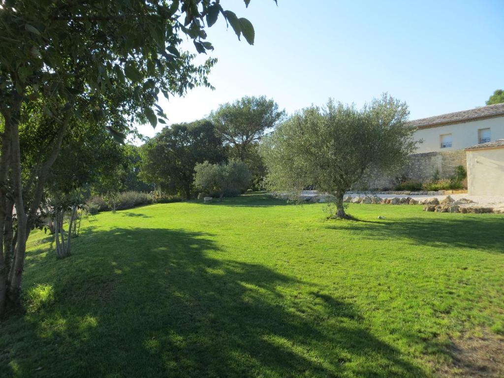 Zahrada ubytování Les Studios-Hôtel de Sommières