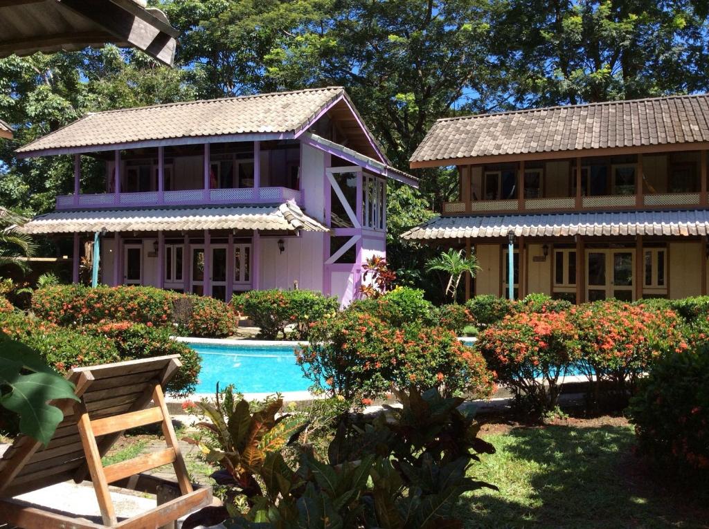 Bazén v ubytování Villas de la Bahia Playa Tambor nebo v jeho okolí