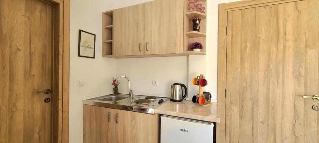 Riviera Inn apartments - 15