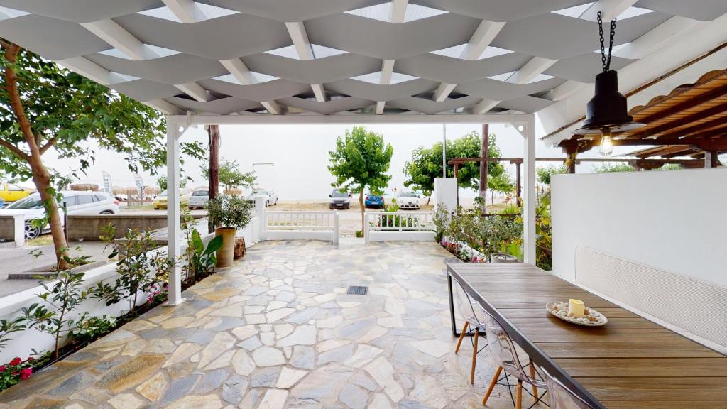 Vonkajšia záhrada v ubytovaní Yalos luxury home