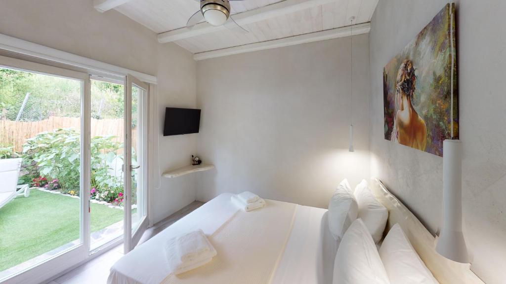 Posteľ alebo postele v izbe v ubytovaní Yalos luxury home