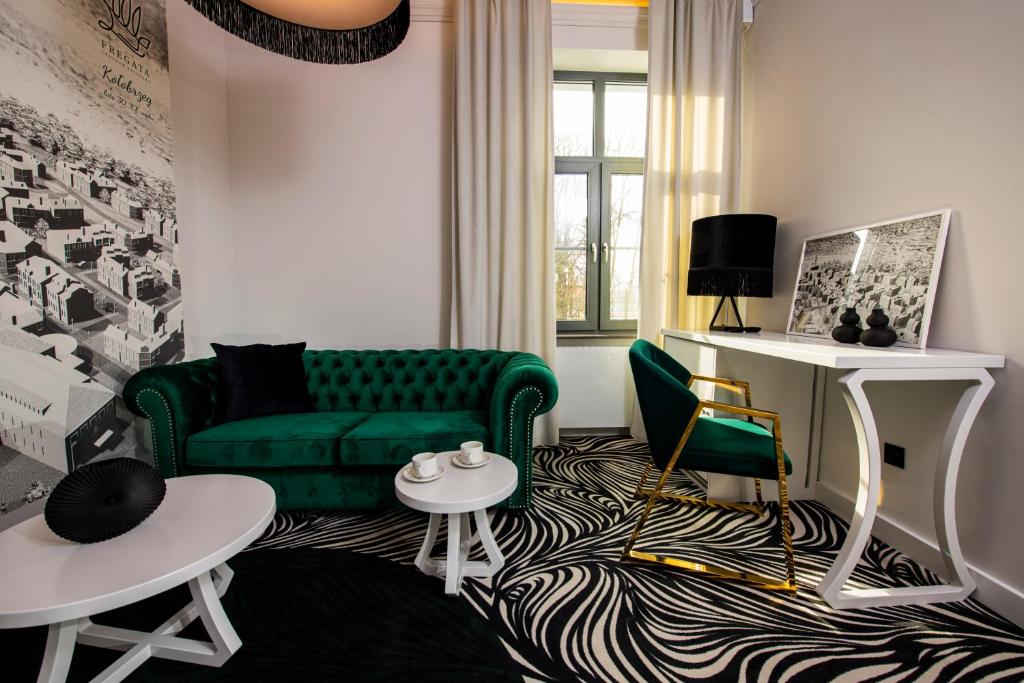 Fregata Kołobrzeg - 1